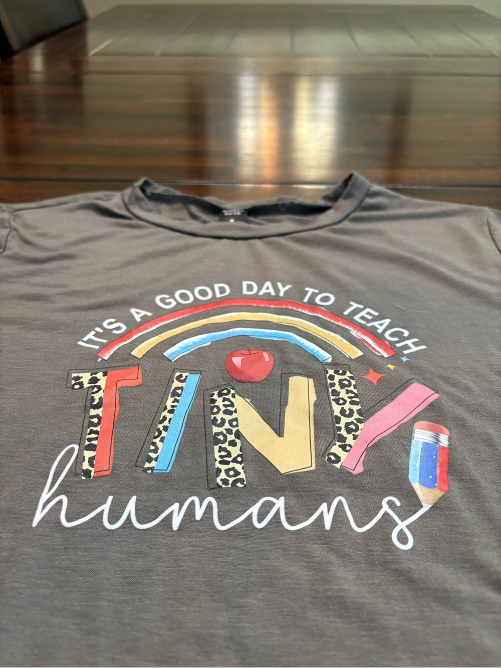 Teacher Graphic Tee "It's a good day to teach tiny humans”, size M